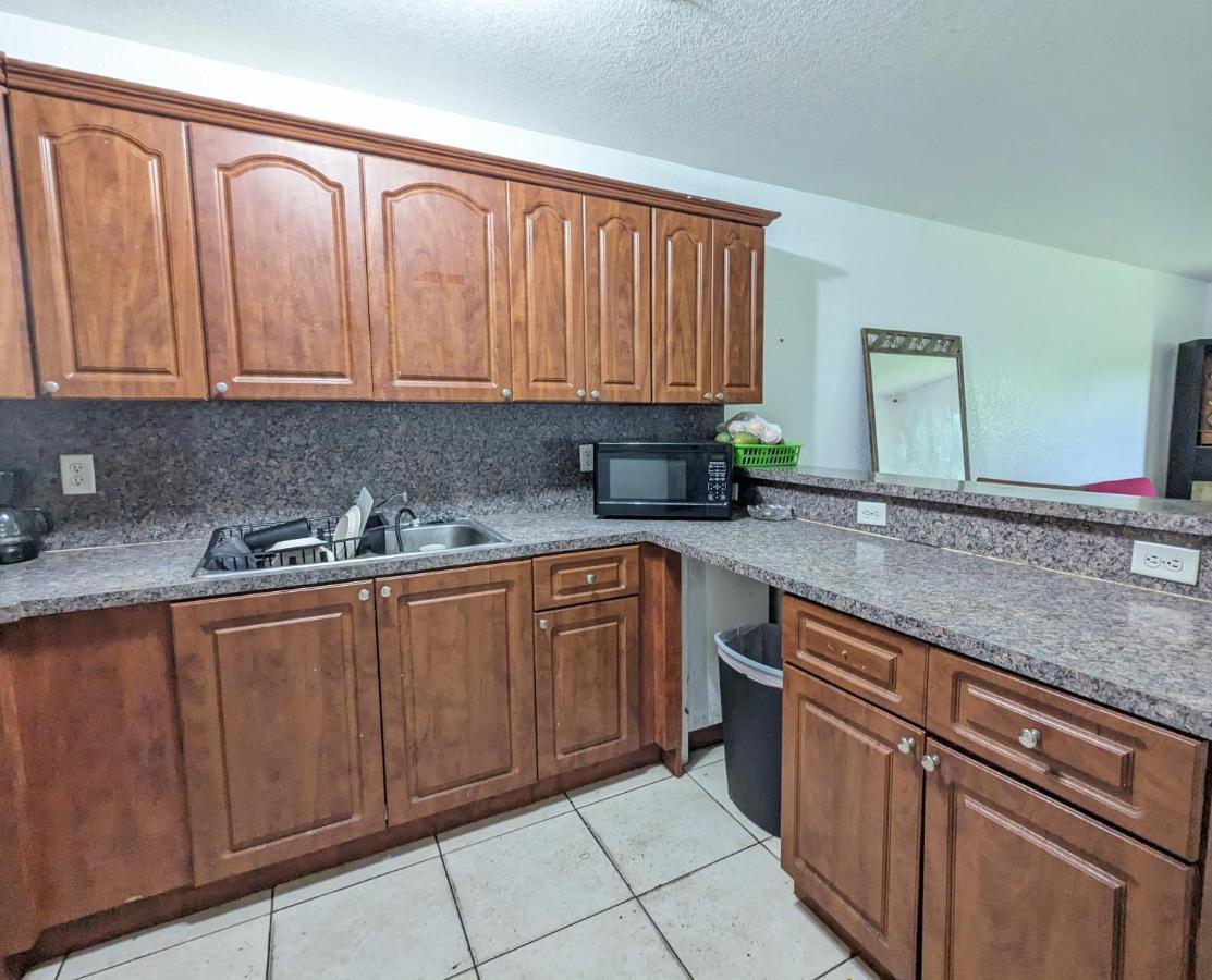 Miami Shores Milusolホステル エクステリア 写真